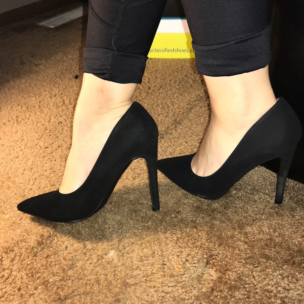 Size 8 black suede pumps